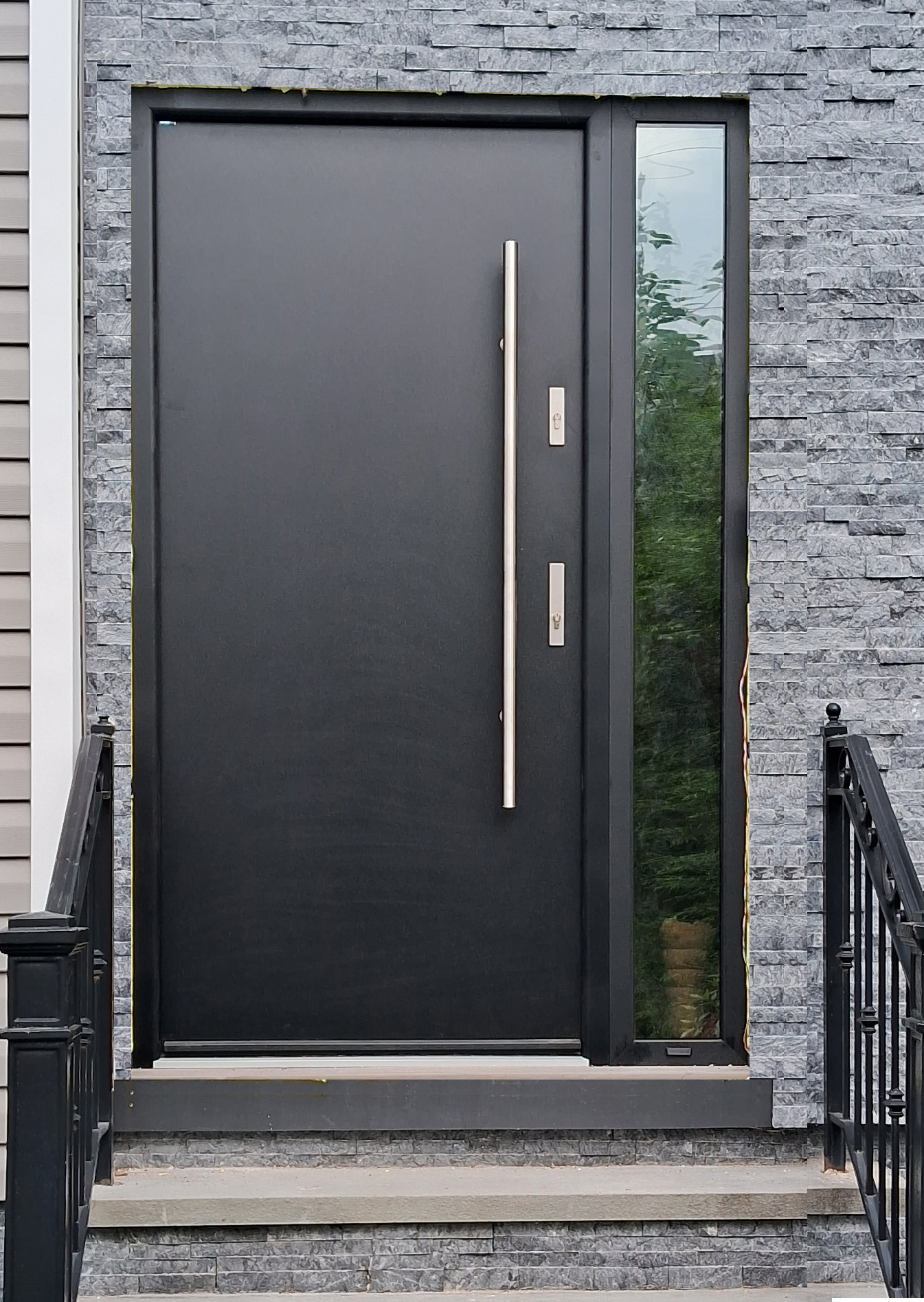 CL1sidelite CL01 Entry Door with One or Two Sidelights - Image 1